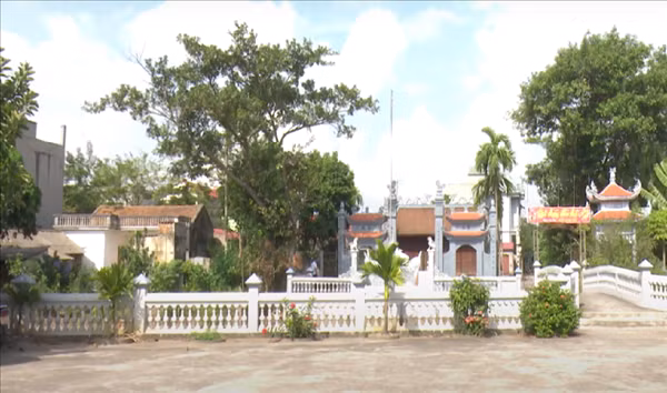 Di tích lịch sử đền thờ Thượng thư Nhữ Đình Hiền.