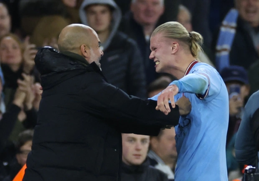 Cá nhân Haaland cũng rất phấn khích khi đánh dấu sự trở lại bằng bàn thắng. Trước đó, anh phải nghỉ 2 trận liên tiếp vì chấn thương. Cá nhân Haaland cũng rất phấn khích khi đánh dấu sự trở lại bằng bàn thắng. Trước đó, anh phải nghỉ 2 trận liên tiếp vì chấn thương.