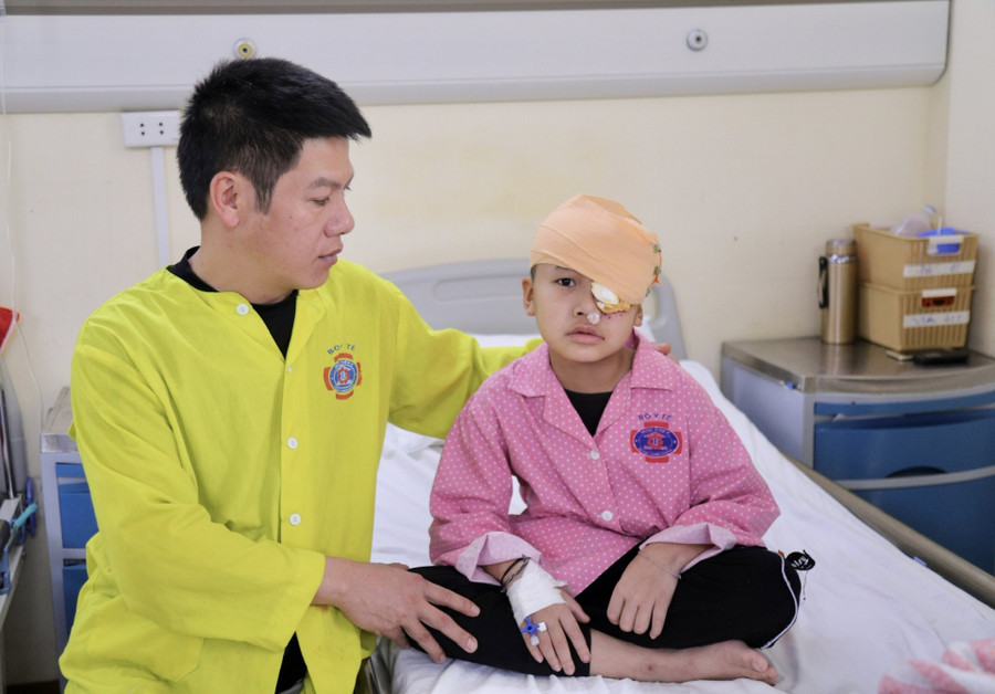 Bé trai ổn định sau phẫu thuật. Ảnh: BV. Bé trai ổn định sau phẫu thuật. Ảnh: BV.