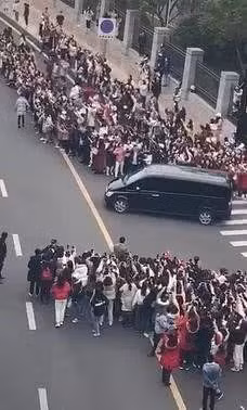 Cái giá của sự nổi tiếng mà Tiêu Chiến phải đối mặt: Về quê nhưng không thể thăm nhà, chỉ có thể ở khách sạn ảnh 4