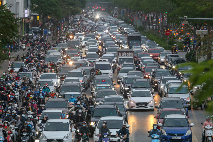 Ùn tắc giao thông giờ cao điểm.