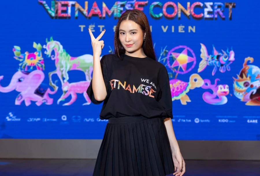 Ca sĩ Hoàng Thùy Linh trong buổi họp báo concert đầu tiên.