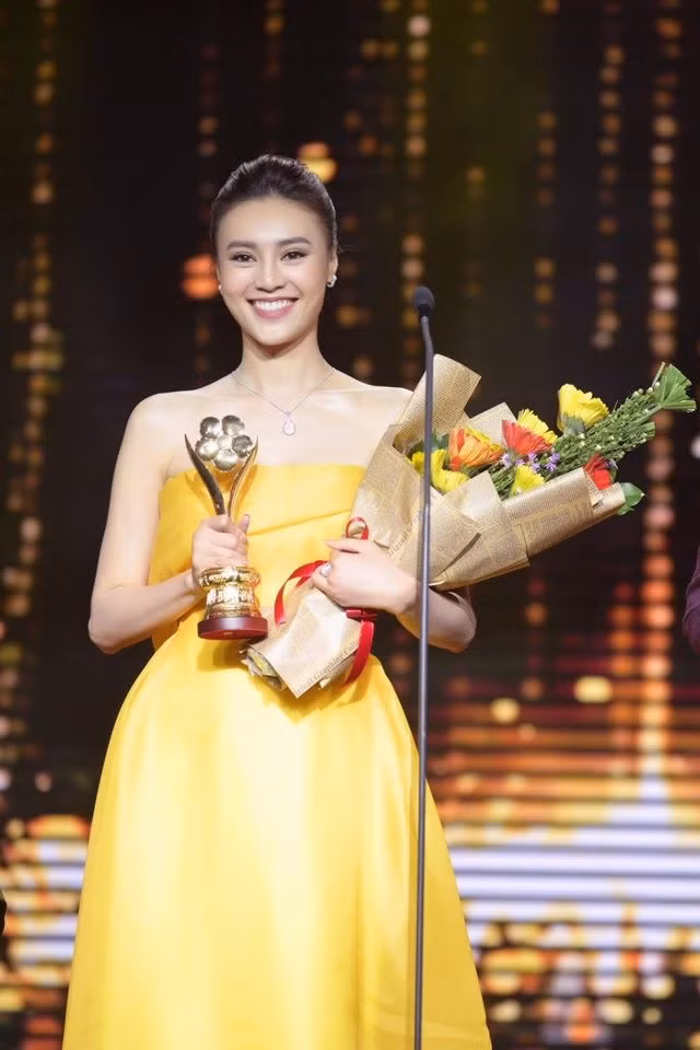 Ninh Duong Lan Ngoc va dan sao 'Canh dong bat tan' sau 10 nam hinh anh 6 2.jpg