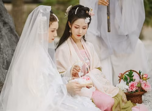 noi long khong nguoi thau cua trieu phi yen - my nhan "hoa thuy" bi nguoi doi cam ghet hinh anh 4