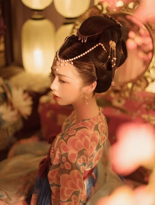 noi long khong nguoi thau cua trieu phi yen - my nhan "hoa thuy" bi nguoi doi cam ghet hinh anh 2