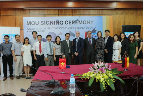 Thành viên có mặt tại lễ ký kết