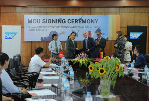 Lễ ký kết biên bản ghi nhớ giữa SAP và ĐH Bách khoa Hà Nội