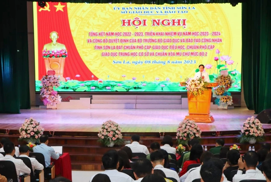 Toàn cảnh hội nghị tổng kết năm học 2022 -2023 và triển khai nhiệm vụ năm học 2023 - 2024.