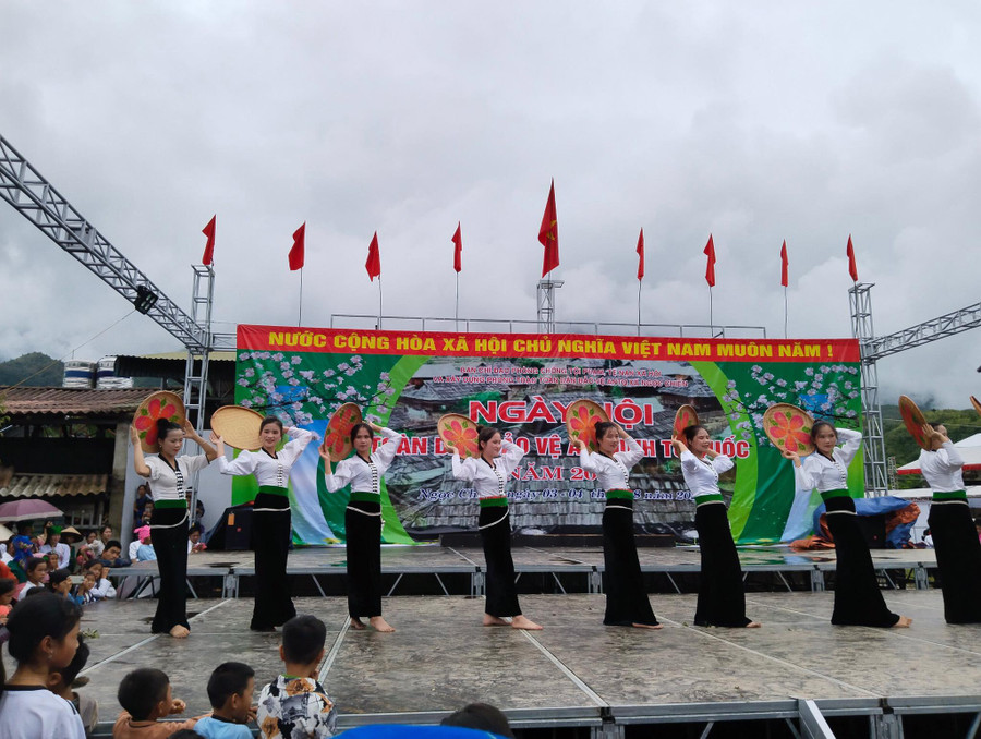 Tiết mục văn nghệ đặc sắc chào mừng "Ngày hội toàn dân bảo vệ An ninh Tổ quốc năm 2023".