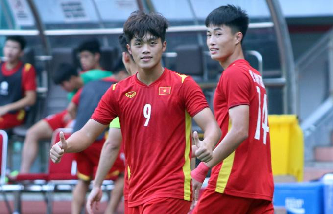 Quốc Việt (số 9) trở thành Vua phá lưới của giải U19 Đông Nam Á 2022. Quốc Việt (số 9) trở thành Vua phá lưới của giải U19 Đông Nam Á 2022.