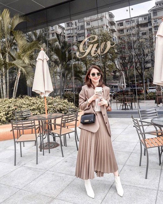 Phối đồ công sở với váy xếp ly - Ảnh 6.