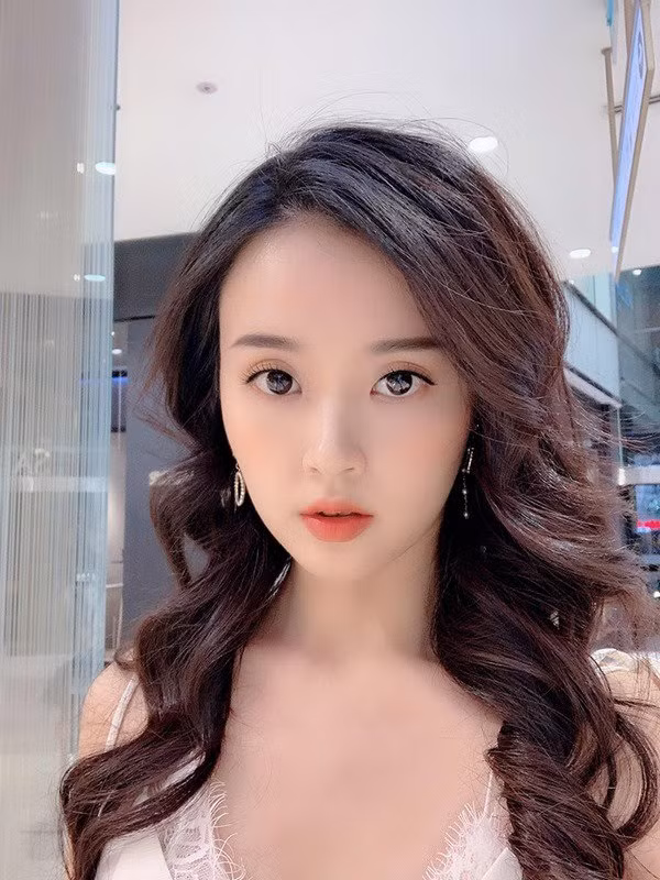 bi fans chup len bang dien thoai, midu de lo nhan sac that gay bat ngo - 12