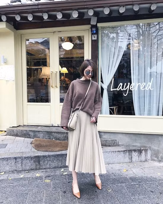 Phối đồ công sở với váy xếp ly - Ảnh 7.