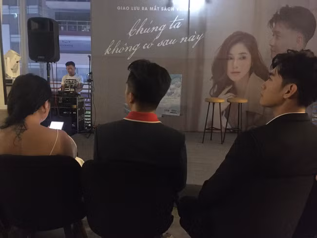 Thái Trinh bỏ về ngay sau khi xem MV của Hương Tràm có sự xuất hiện của Quang Đăng - Ảnh 2.