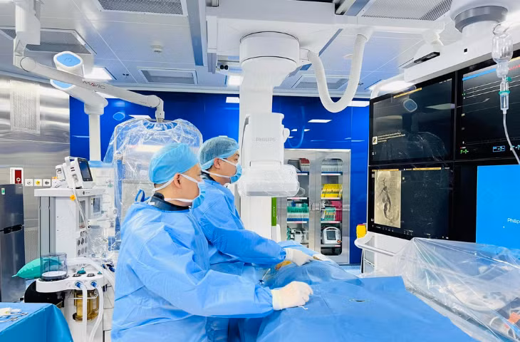 Chụp và đặt stent đường mật số hóa xóa nền DSA