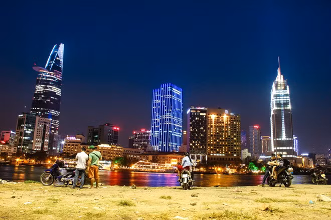 Đêm Sài Gòn đẹp rực rỡ nhìn từ trên cao