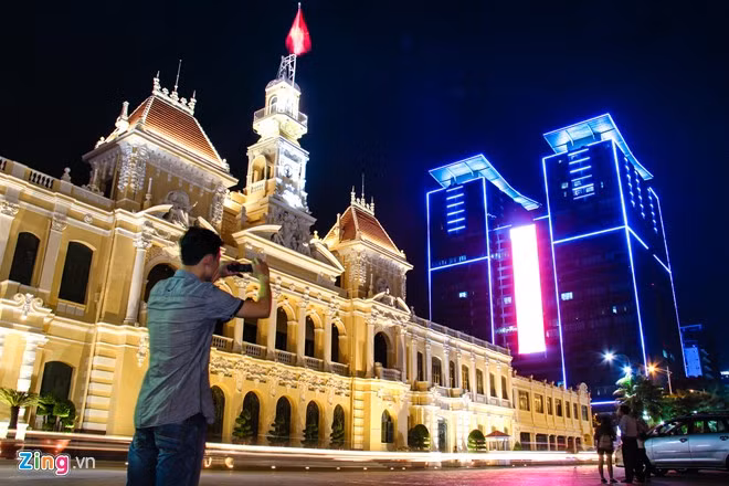 Đêm Sài Gòn đẹp rực rỡ nhìn từ trên cao
