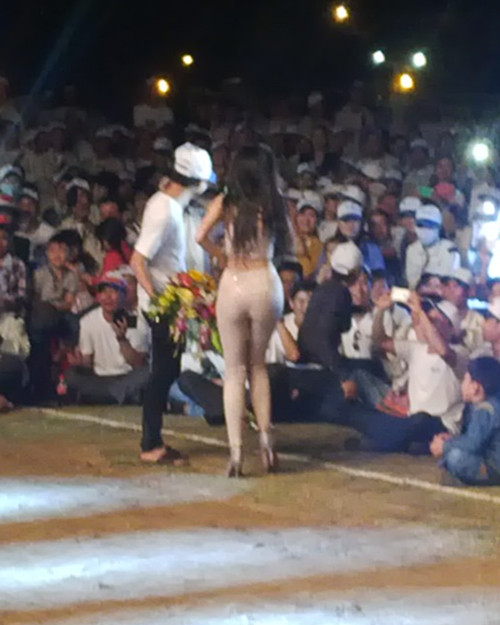 Khổng Tú Quỳnh gây sốc vì diện trang phục mặc như không ảnh 4 Khổng Tú Quỳnh trang phục sốc