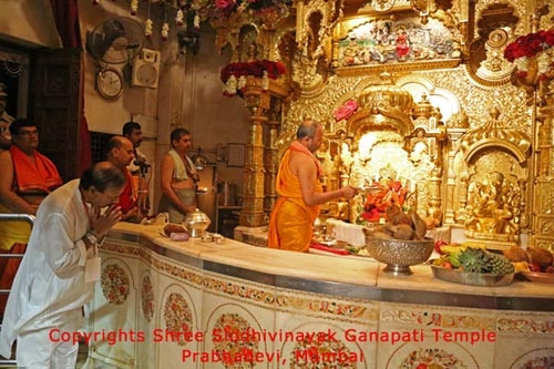 Chiêm ngưỡng ngôi đền cổ nhiều vàng nhất Ấn Độ - Ảnh 3