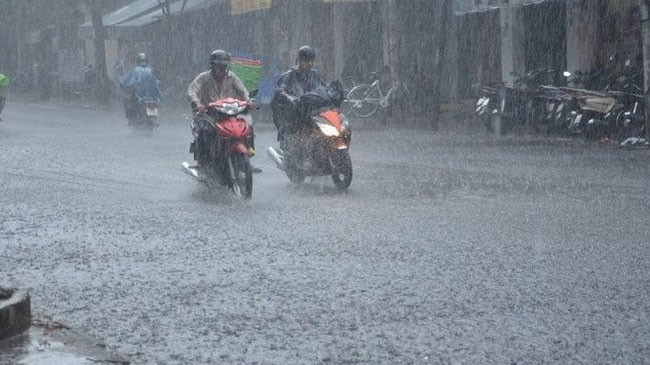 Hà Nội ngày nắng, chiều và tối có mưa rào và dông (Internet) Hà Nội ngày nắng, chiều và tối có mưa rào và dông (Internet)