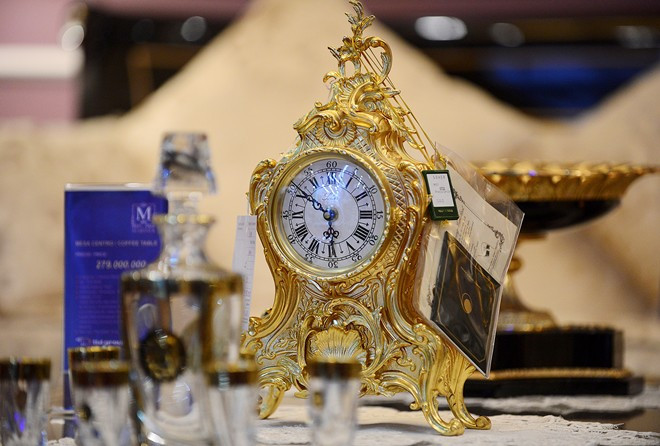  Chiếc đồng hồ trị giá hơn 200 triệu đồng. 