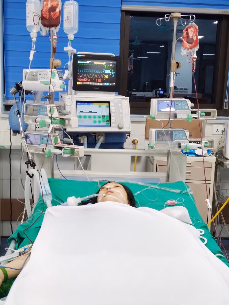 Truyền 7 lít máu cứu sản phụ băng huyết sau sinh