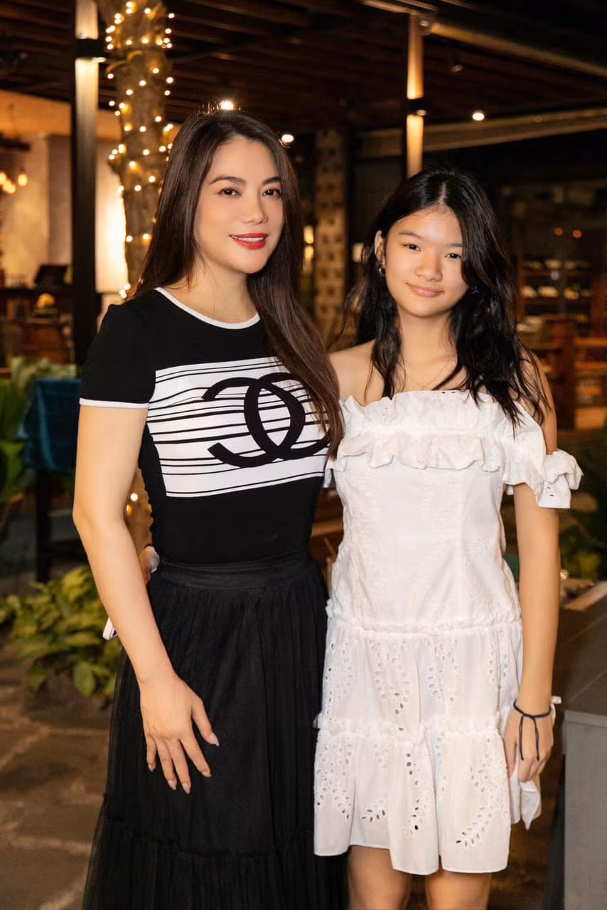 Trương Ngọc Ánh và con gái Bảo Tiên.