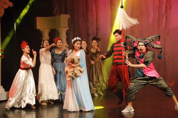 Nghệ sĩ sân khấu thời Covid: Mong được cống hiến… mệt nhoài