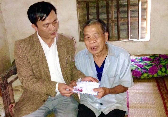 Không chỉ kết nối giúp đỡ học sinh trên địa bàn, mà nhiều hoàn cảnh éo le nếu có thông tin thầy Thuận đều kết nối giúp đỡ.