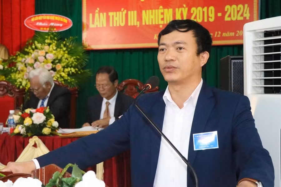 Thầy Lê Công Thuận - Hiệu trưởng Trường THCS Đặng Dung.