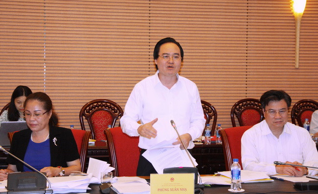 Bộ trưởng Phùng Xuân Nhạ phát biểu tại cuộc họp Bộ trưởng Phùng Xuân Nhạ phát biểu tại cuộc họp