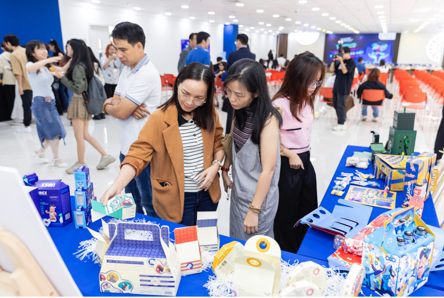 SCGP Packaging Speak Out 2023 - thu hút cac bạn sinh viên từ các trường CĐ, ĐH trên cả nước và gây ấn tượng với những thiết kế bao bì mới lạ và đầy tính ứng dụng. SCGP Packaging Speak Out 2023 - thu hút cac bạn sinh viên từ các trường CĐ, ĐH trên cả nước và gây ấn tượng với những thiết kế bao bì mới lạ và đầy tính ứng dụng.