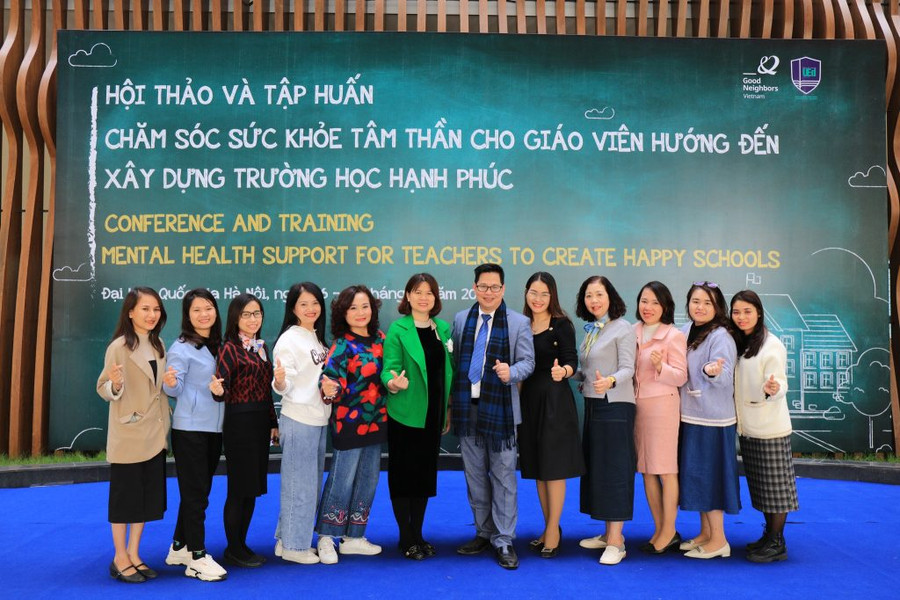Giáo viên, giảng viên đại học tham gia Hội thảo &apos;Chăm sóc sức khỏe tâm thần cho giáo viên hướng tới xây dựng trường học hạnh phúc&apos;. Ảnh: ITN