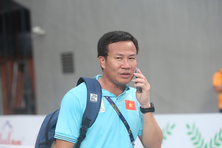Huấn luyện viên Trần Văn Sỹ. Ảnh: INT.