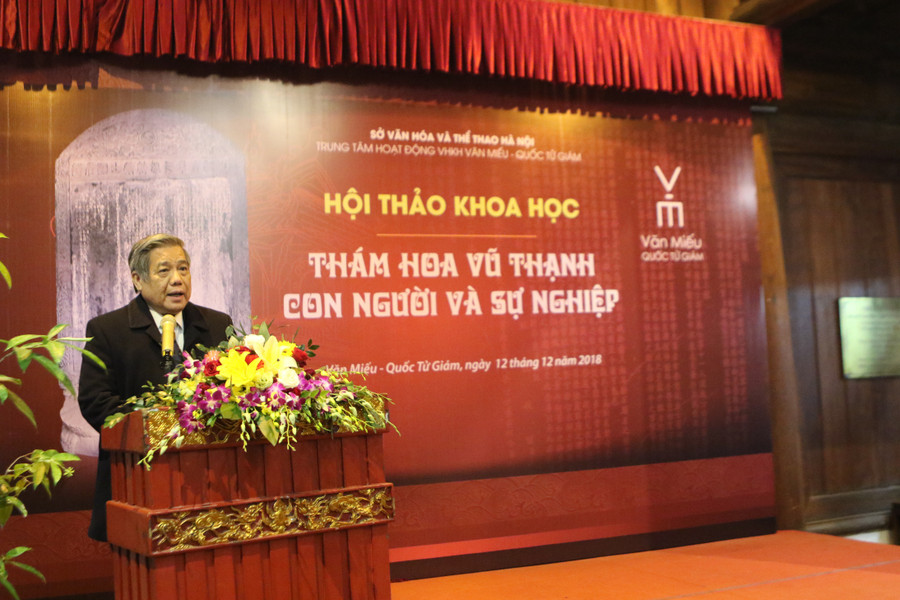 GS.TS Vũ Minh Giang trình bày tham luận tại hội thảo khoa học &apos;Thám hoa Vũ Thạnh - Con người và sự nghiệp&apos; năm 2018. Ảnh: INT.