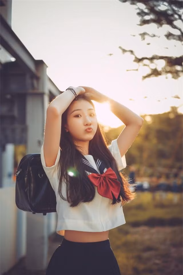 10 tư thế đẹp để chụp ảnh, được các nhiếp ảnh gia khuyên dùng, chụp ảnh thật đẹp và tự nhiên