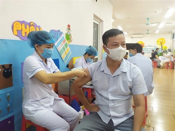 Cần duy trì tiêm vắc-xin Covid-19 hằng năm để theo kịp sự biến đổi của virus.