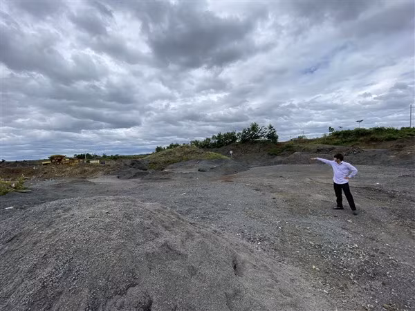 Khu vực mỏ đá Ea Kmút (thôn 8, xã Cư Êbur, TP Buôn Ma Thuột) nơi 2 doanh nghiệp tranh chấp.