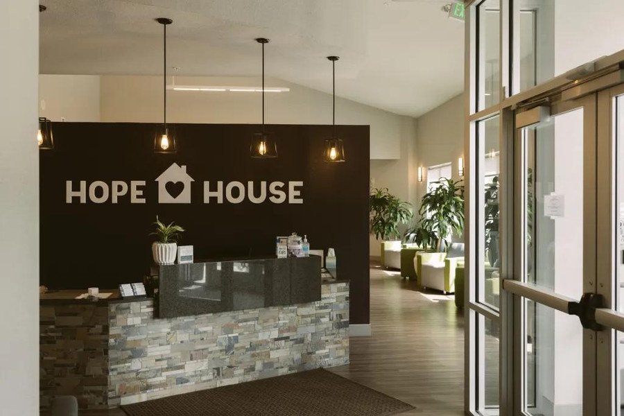 Hope House mang lại hy vọng cho những bà mẹ tuổi teen.