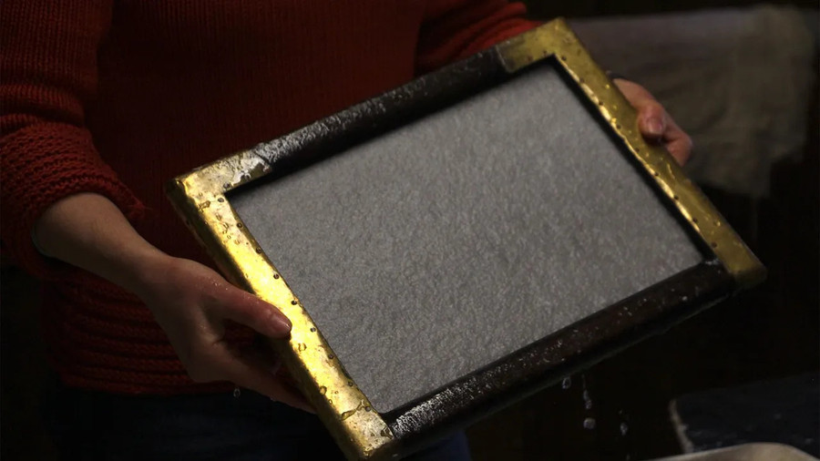 So với bán sách, Montolieu ưu tiên làm ra sách. Ảnh: BBC.com