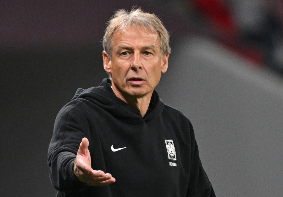 Liên đoàn bóng đá Hàn Quốc mất tới 10 tỷ won để đền bù khi sa thải HLV Klinsmann và các cộng sự. Liên đoàn bóng đá Hàn Quốc mất tới 10 tỷ won để đền bù khi sa thải HLV Klinsmann và các cộng sự.