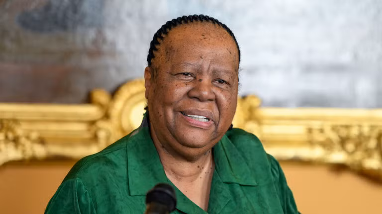 Ngoại trưởng Nam Phi Naledi Pandor
