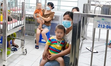 Ba dấu hiệu sớm cảnh báo bệnh Tay chân miệng diễn biến nặng