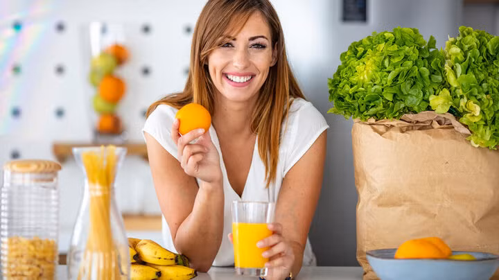 Nước cam có hàm lượng chất xơ cao giúp kích thích nhu động ruột.