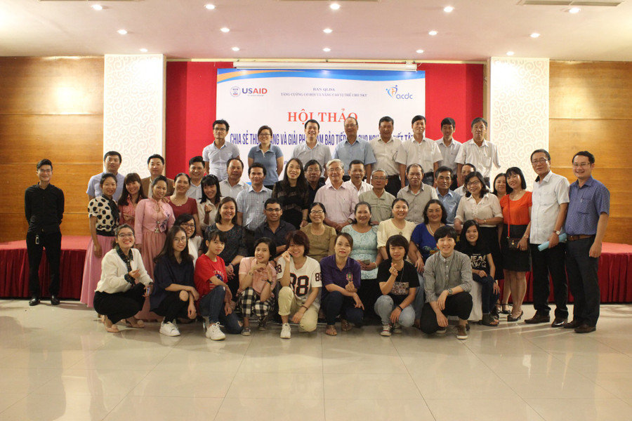 Các đại biểu tham gia hội thảo chụp ảnh lưu niệm Các đại biểu tham gia hội thảo chụp ảnh lưu niệm