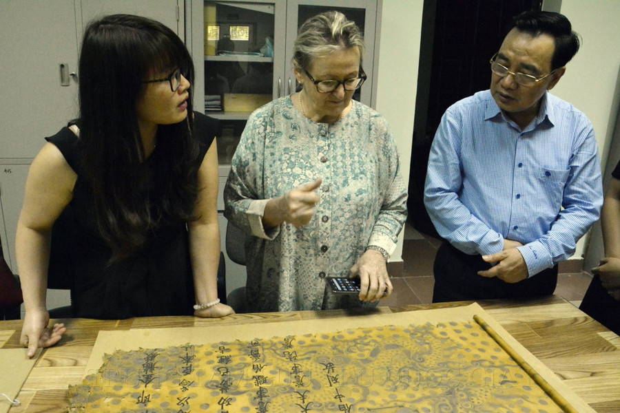 Các đạo sắc phong này rất cần thiết phải bảo quản