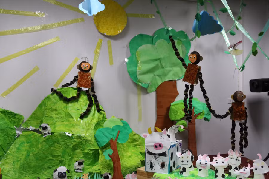 Những chú khỉ vui nhộn Những chú khỉ vui nhộn