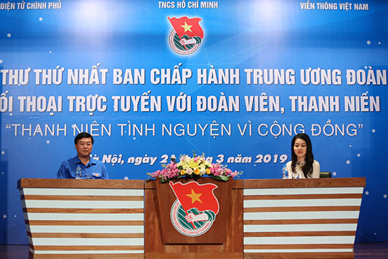 Bí thư thứ nhất Trung ương Đoàn Lê Quốc Phong tại buổi đối thoại với đoàn viên, thanh niên nhân Tháng Thanh niên 2019 