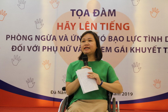 Nguyễn Thị Lan Anh – Giám đốc ACDC chia sẻ tại tọa đàm.