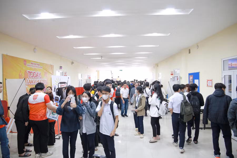 Ngày hội thu hút 500 học sinh, sinh viên tại Thừa Thiên Huế tham gia.